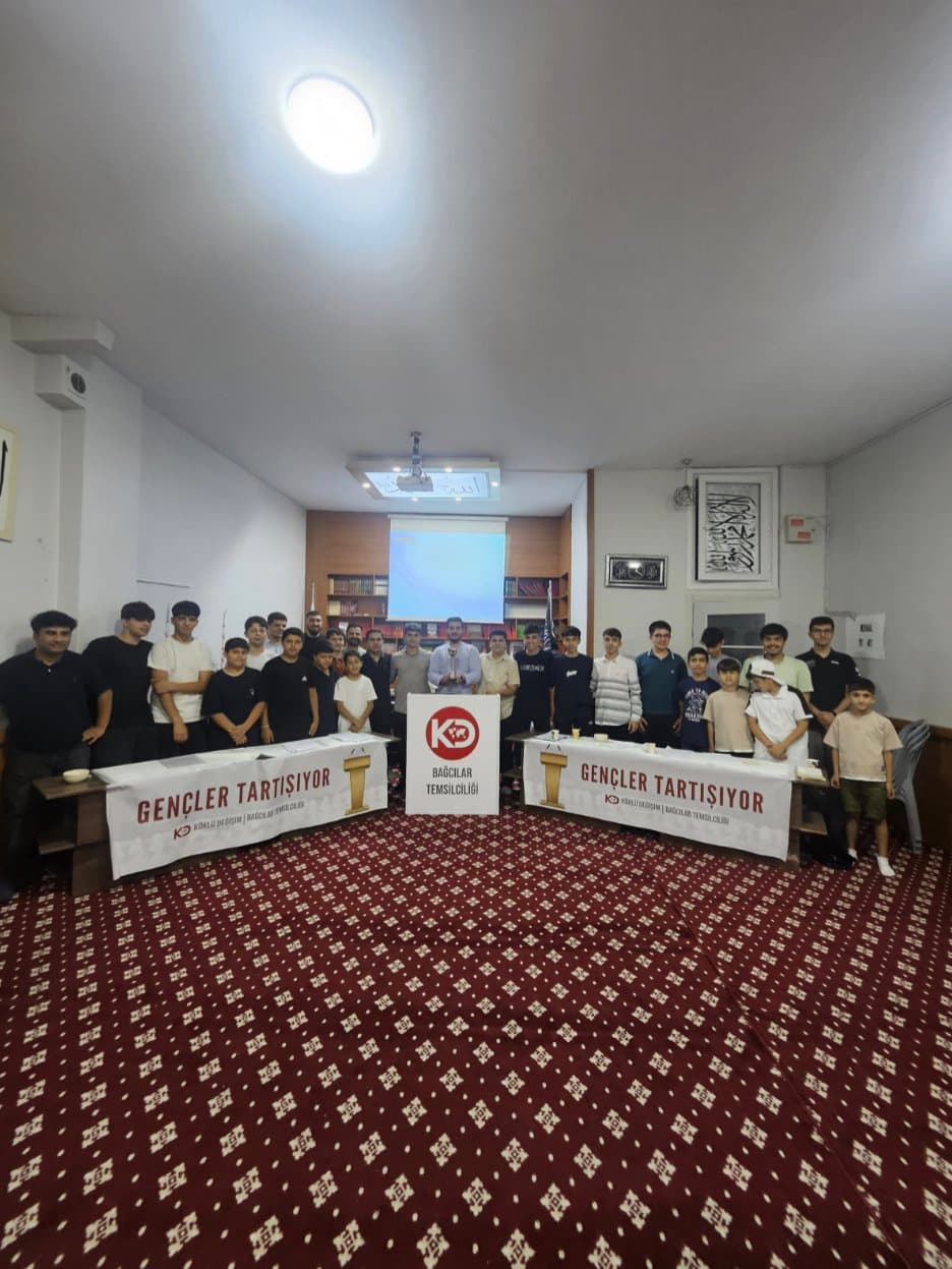 Köklü Değişim Gençlik Kolları İstanbul olarak Bağcılar Temsilciliğimizde düzenlediğimiz münazara serisinin finalini büyük bir heyecanla gerçekleştirdik.